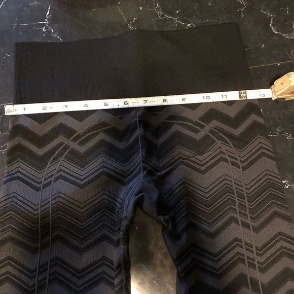 Lululemon size 4 - Picture 4 of 6